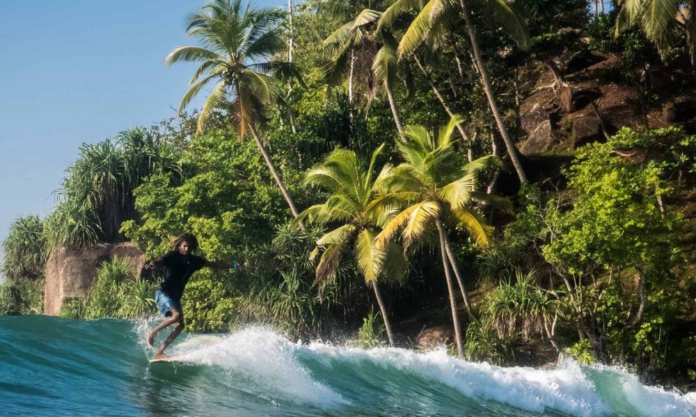 sri-lanka-surf-guide-ahangama-arugam-bay-mirissa-weligama-surf-camp-learn-to-surf-1920x960